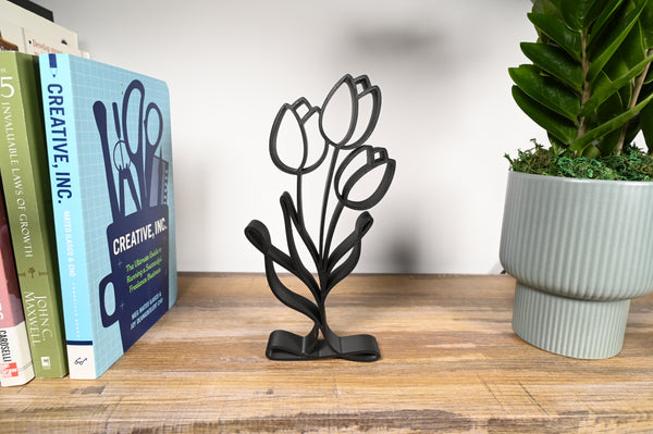 Blooming Lily Decor, Minimalist Line Art, Lily-Inspired Sculpture, Home Decor, Modern Hobbies, Desk Line Art