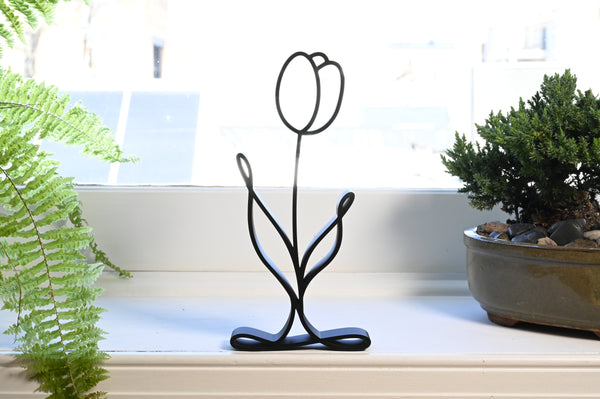 Lily Bud Decor, Minimalist Line Art, Lily-Inspired Sculpture, Home Decor, Modern Hobbies, Desk Line Art