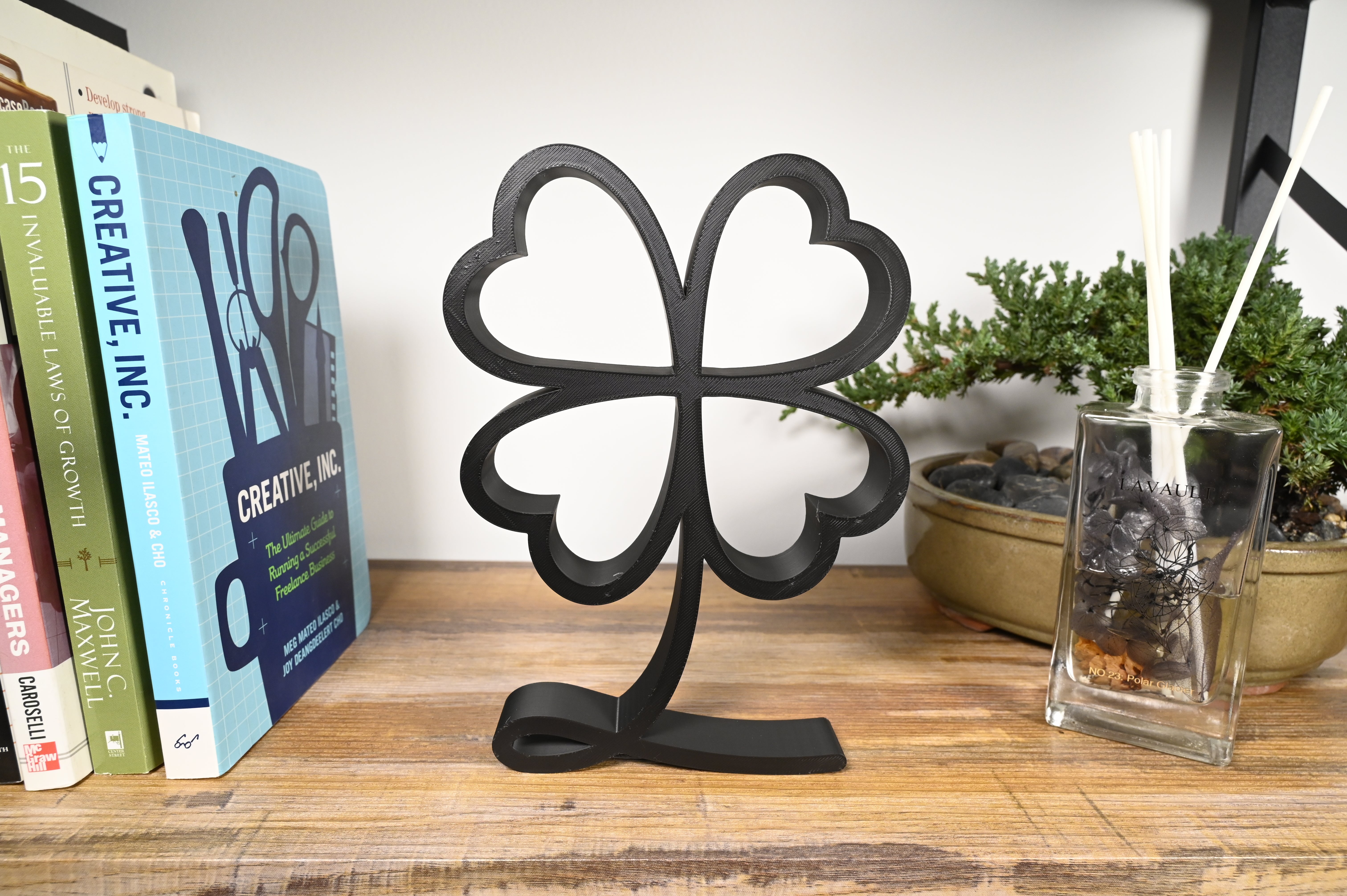 Upright Shamrock Line Art Sculpture