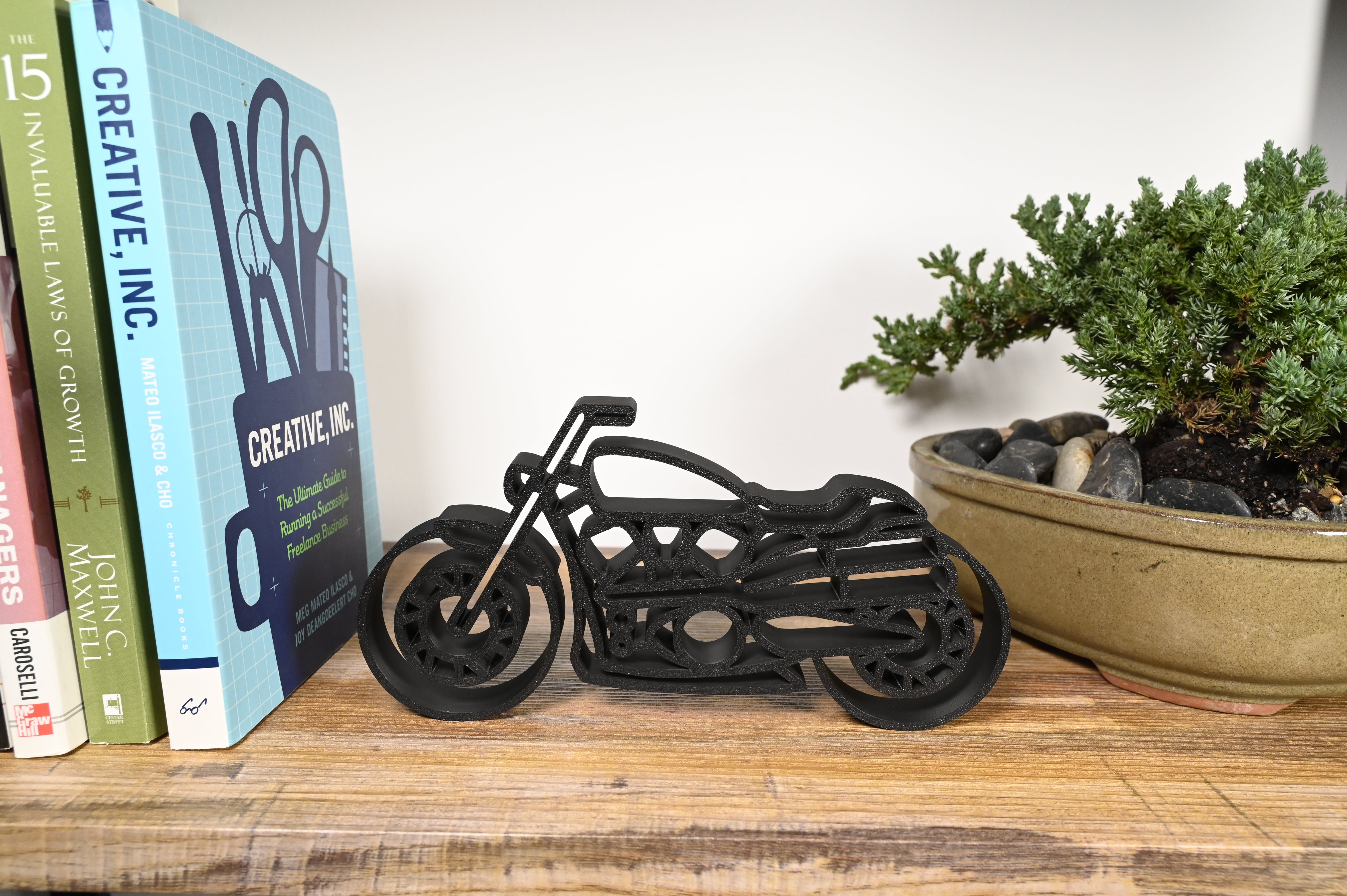 Harley Davidson Decor, Minimalist Line Art, Motorcycle Home Decor, Modern Hobbies, Desk Line Art