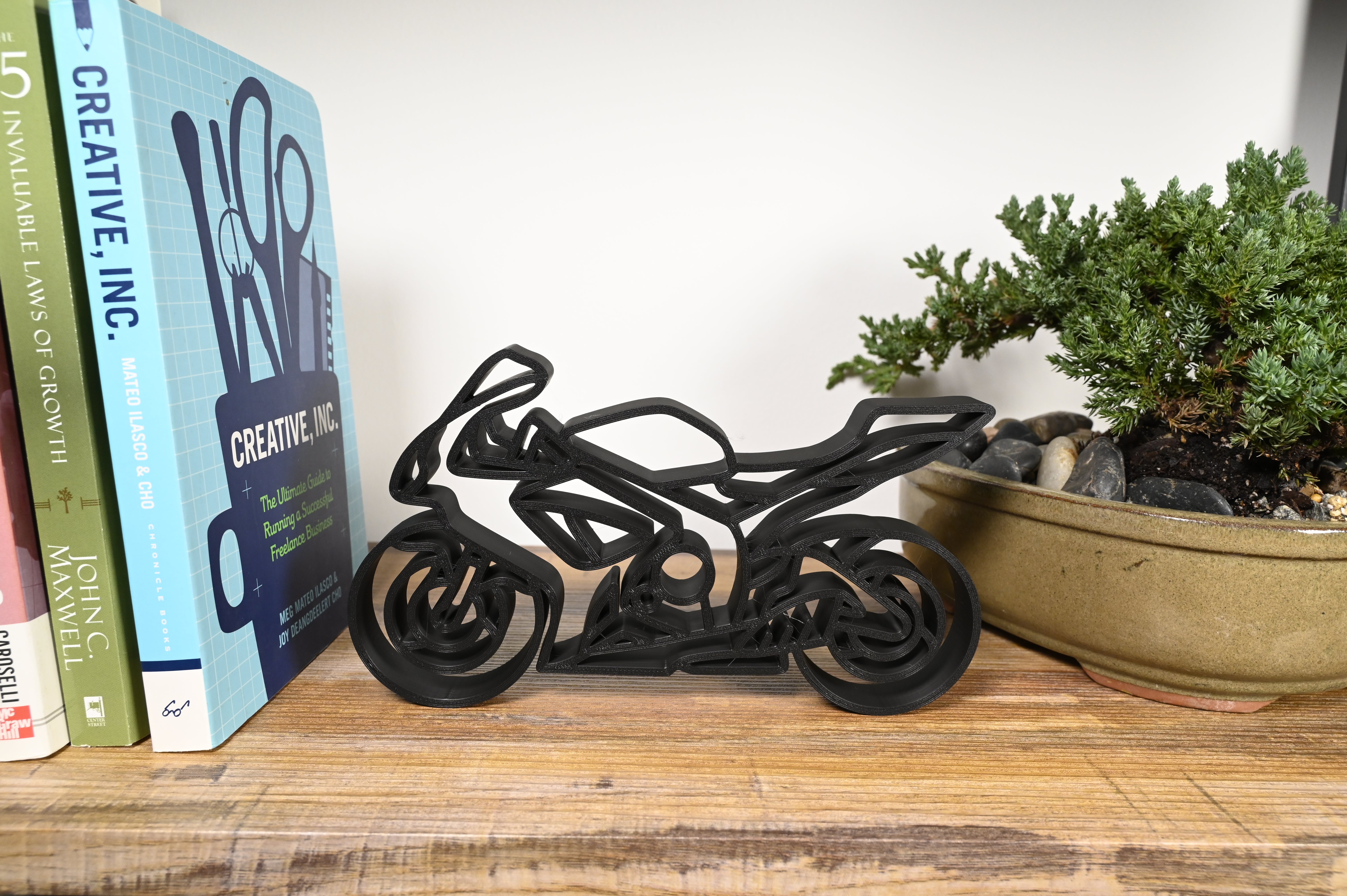 Suzuki GSXR 600 Decor, Minimalist Line Art, Motorcycle Home Decor, Modern Hobbies, Desk Line Art
